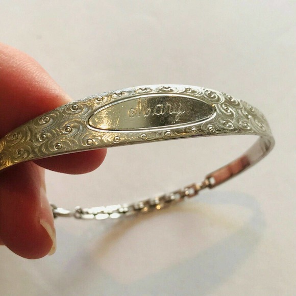 Jacoby Bender JB Women\'s Silver Tone Metal ID Engraved Mary Bracelet Links Plate